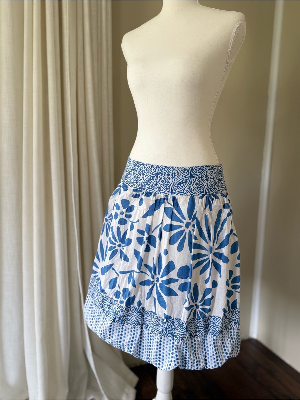 Vintage American Eagle Y2K AE Blue Floral Print Cotton Mini Skirt Bubble Hem - Picture 4 of 8